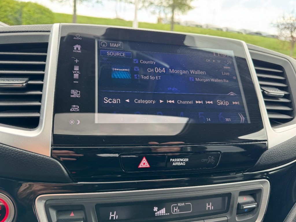 Honda Pilot Vehicle Full-screen Gallery Image 23