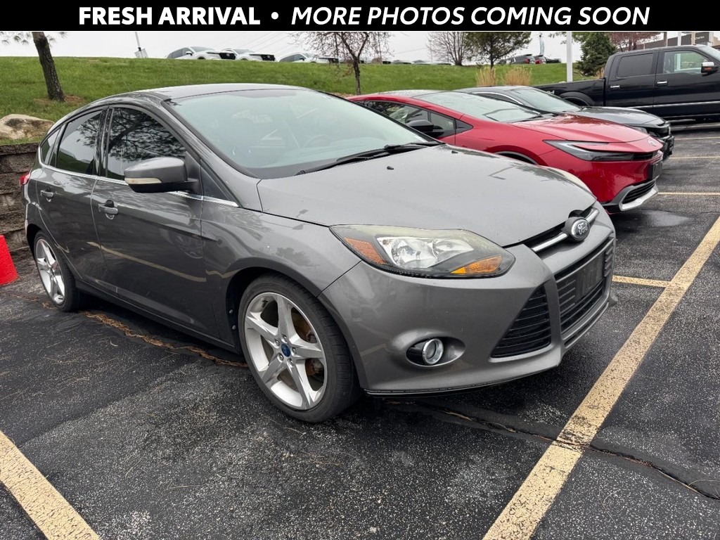 Ford Focus Vehicle Full-screen Gallery Image 01