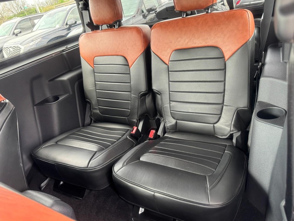 Ford Bronco Vehicle Full-screen Gallery Image 10