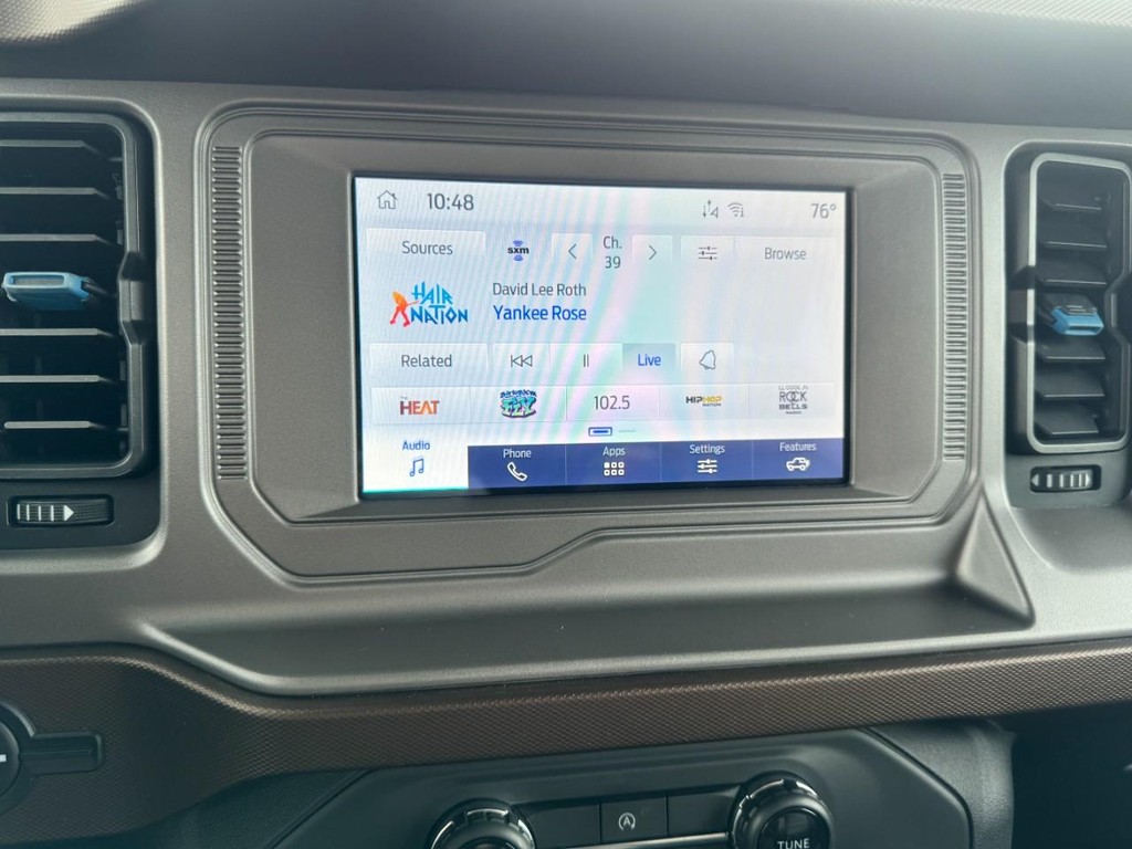 Ford Bronco Vehicle Full-screen Gallery Image 17