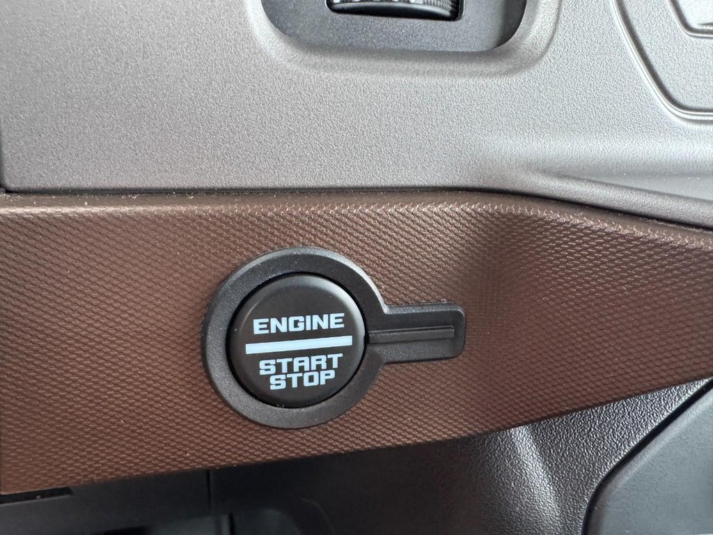 Ford Bronco Vehicle Full-screen Gallery Image 19