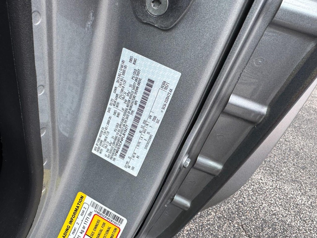 Ford Bronco Vehicle Full-screen Gallery Image 21