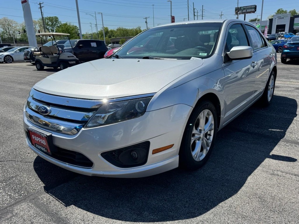 Ford Fusion Vehicle Full-screen Gallery Image 08