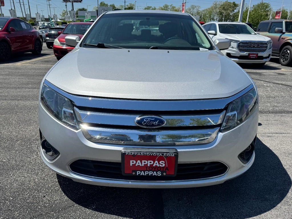 Ford Fusion Vehicle Full-screen Gallery Image 09