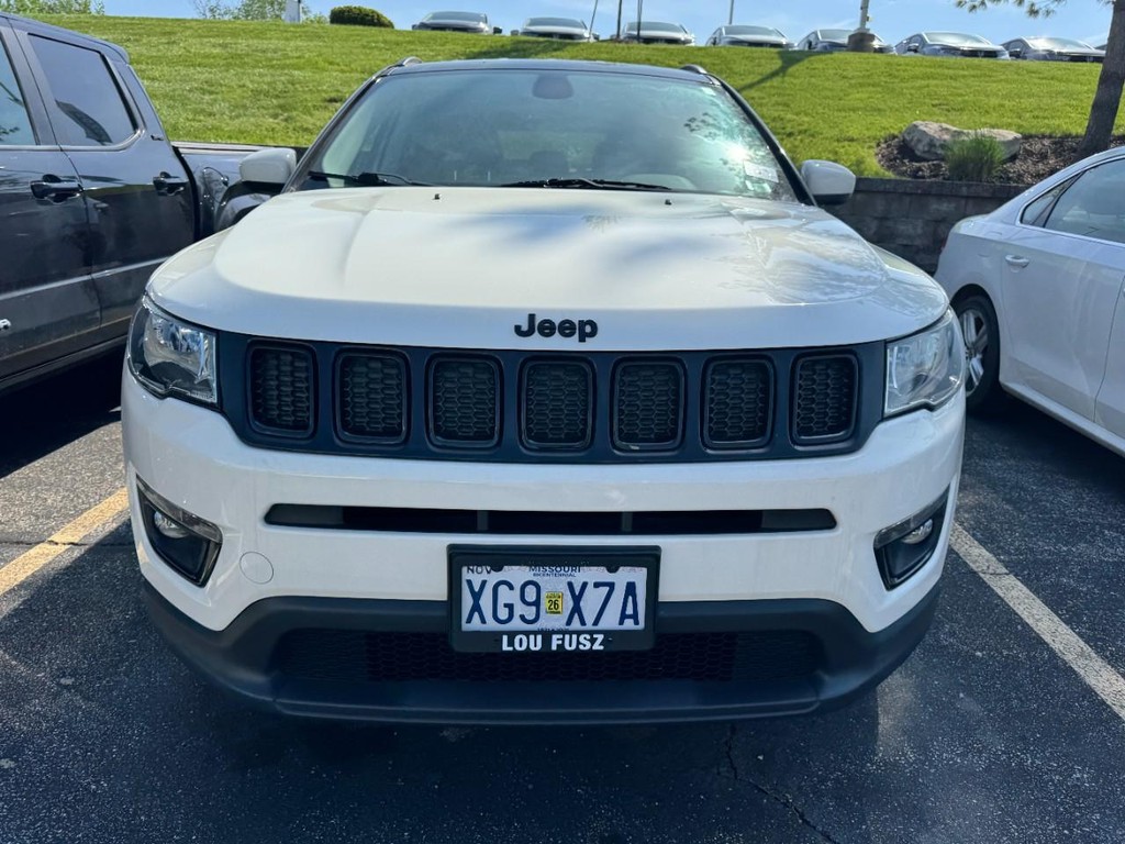 Jeep Compass Vehicle Full-screen Gallery Image 02