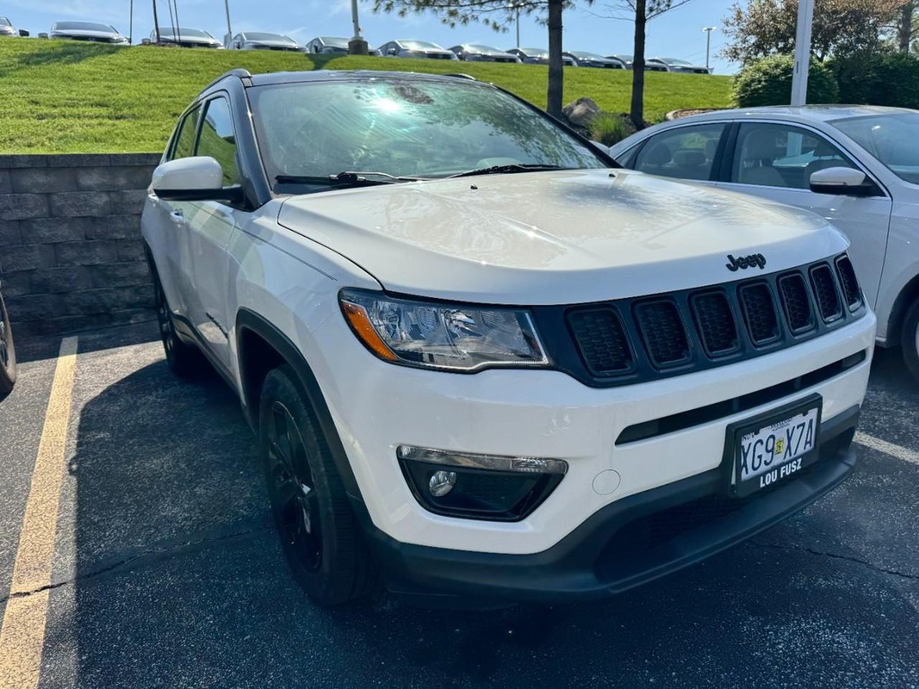 Jeep Compass Vehicle Full-screen Gallery Image 03