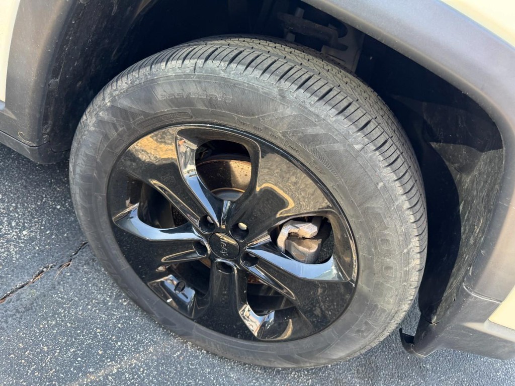 Jeep Compass Vehicle Full-screen Gallery Image 04