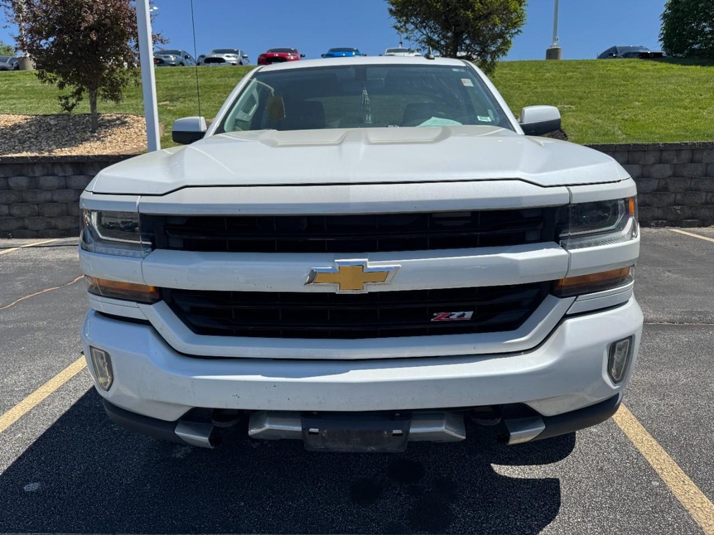 Chevrolet Silverado 1500 Vehicle Full-screen Gallery Image 02