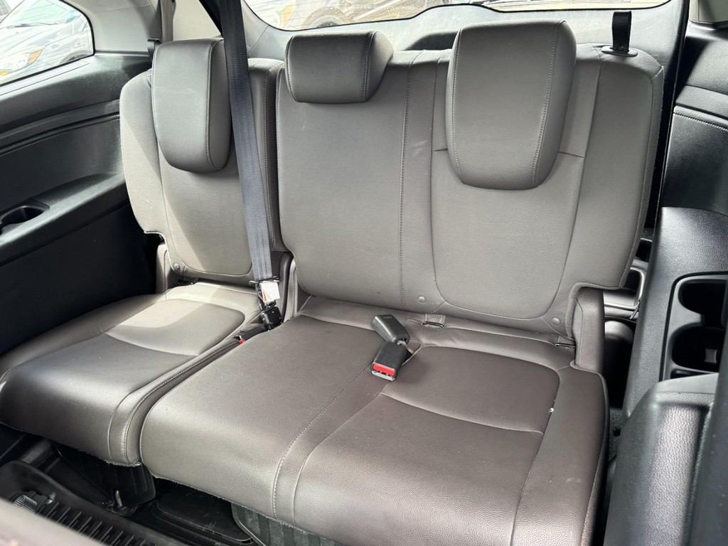 Honda Odyssey Vehicle Full-screen Gallery Image 11