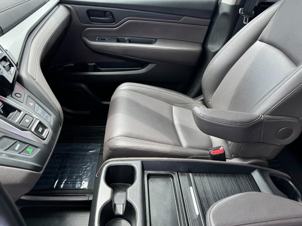 Honda Odyssey Vehicle Full-screen Gallery Image 15