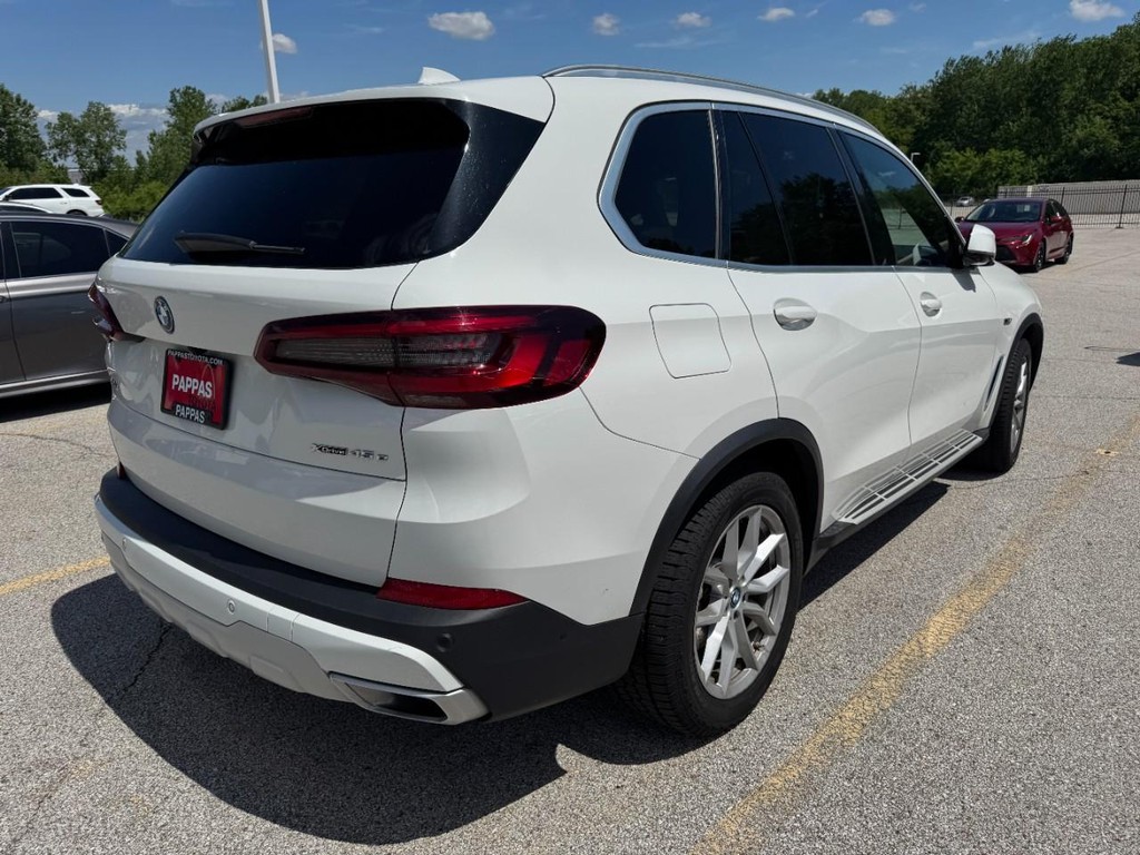 BMW X5 Vehicle Full-screen Gallery Image 03