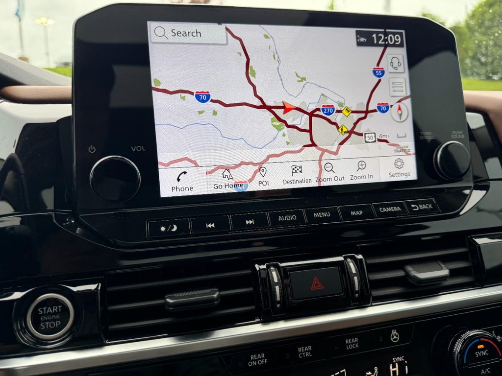 Nissan Pathfinder Vehicle Full-screen Gallery Image 22