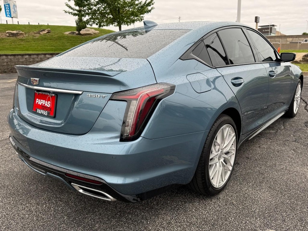 Cadillac CT5 Vehicle Full-screen Gallery Image 03