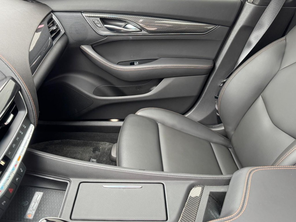 Cadillac CT5 Vehicle Full-screen Gallery Image 14