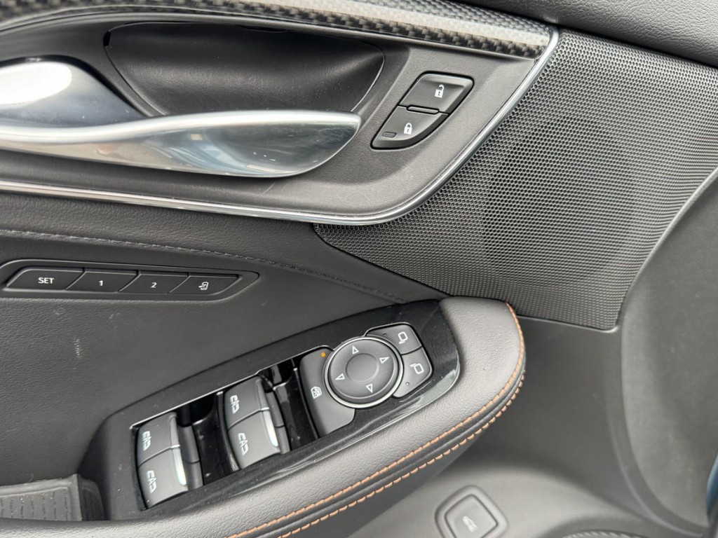 Cadillac CT5 Vehicle Full-screen Gallery Image 16