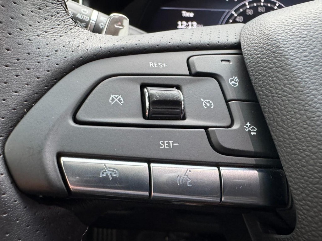 Cadillac CT5 Vehicle Full-screen Gallery Image 17
