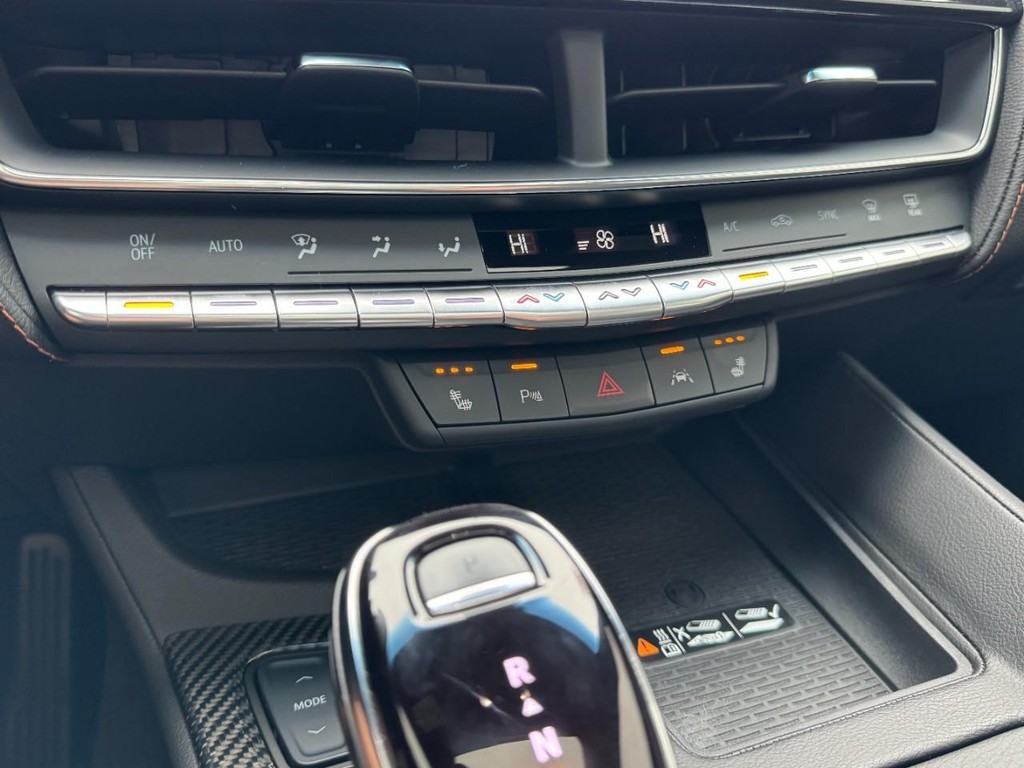 Cadillac CT5 Vehicle Full-screen Gallery Image 19