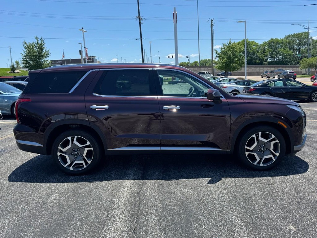 Hyundai Palisade Vehicle Full-screen Gallery Image 02