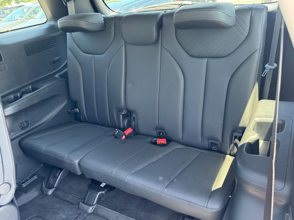 Hyundai Palisade Vehicle Full-screen Gallery Image 12