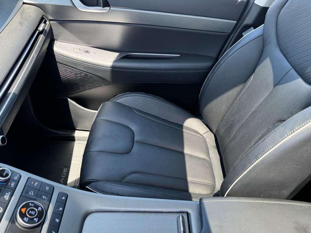 Hyundai Palisade Vehicle Full-screen Gallery Image 16