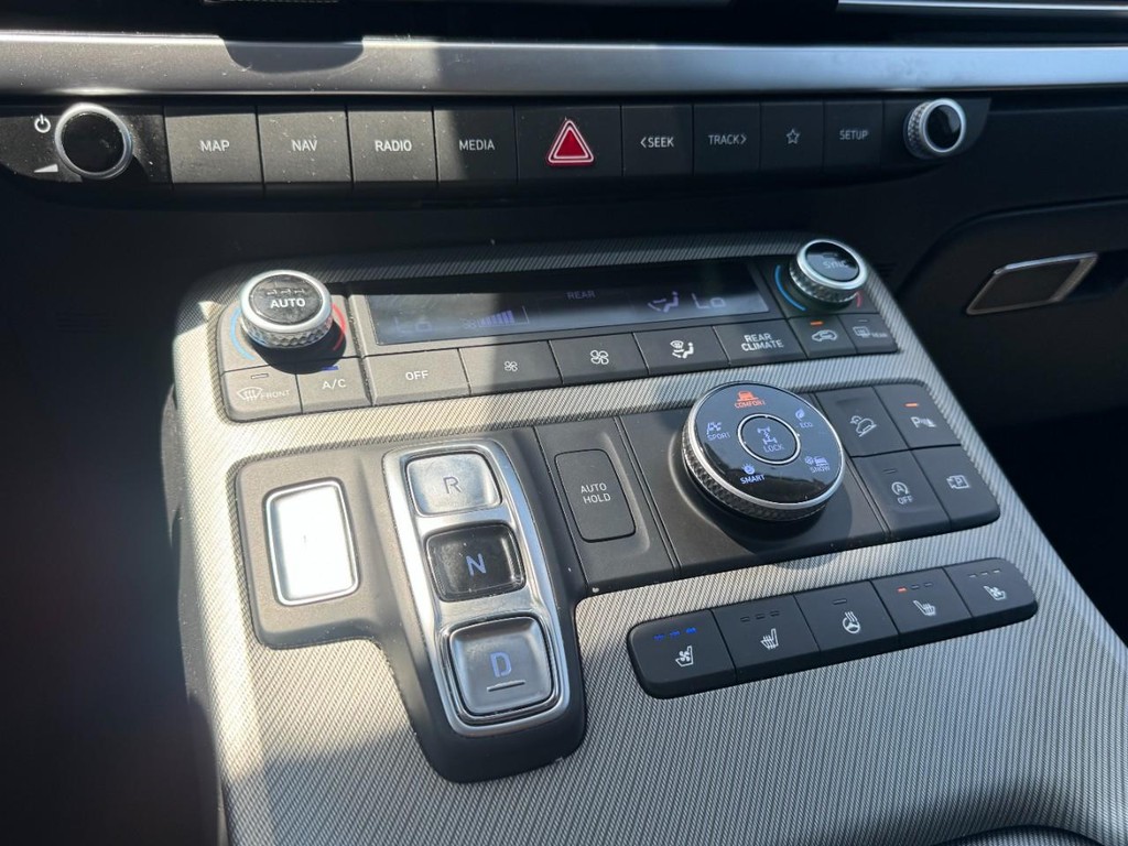 Hyundai Palisade Vehicle Full-screen Gallery Image 21