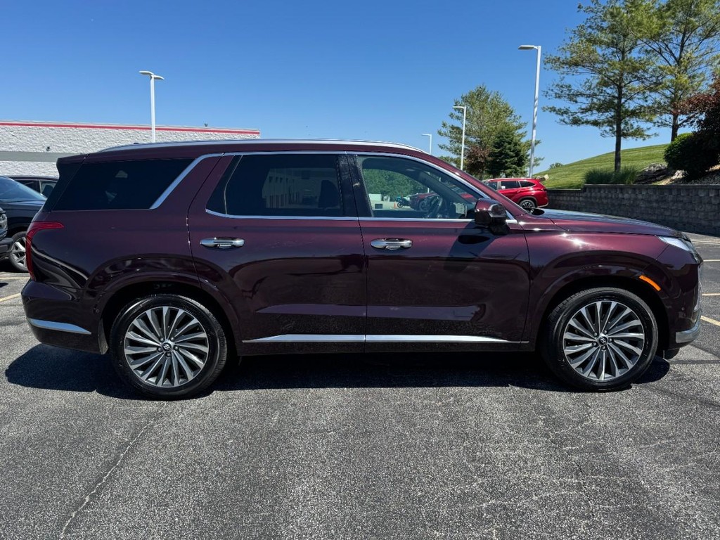 Hyundai Palisade Vehicle Full-screen Gallery Image 02