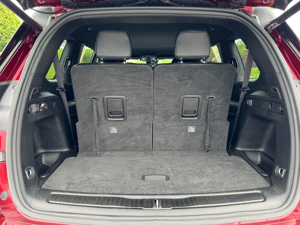 Jeep Grand Cherokee L Vehicle Full-screen Gallery Image 06