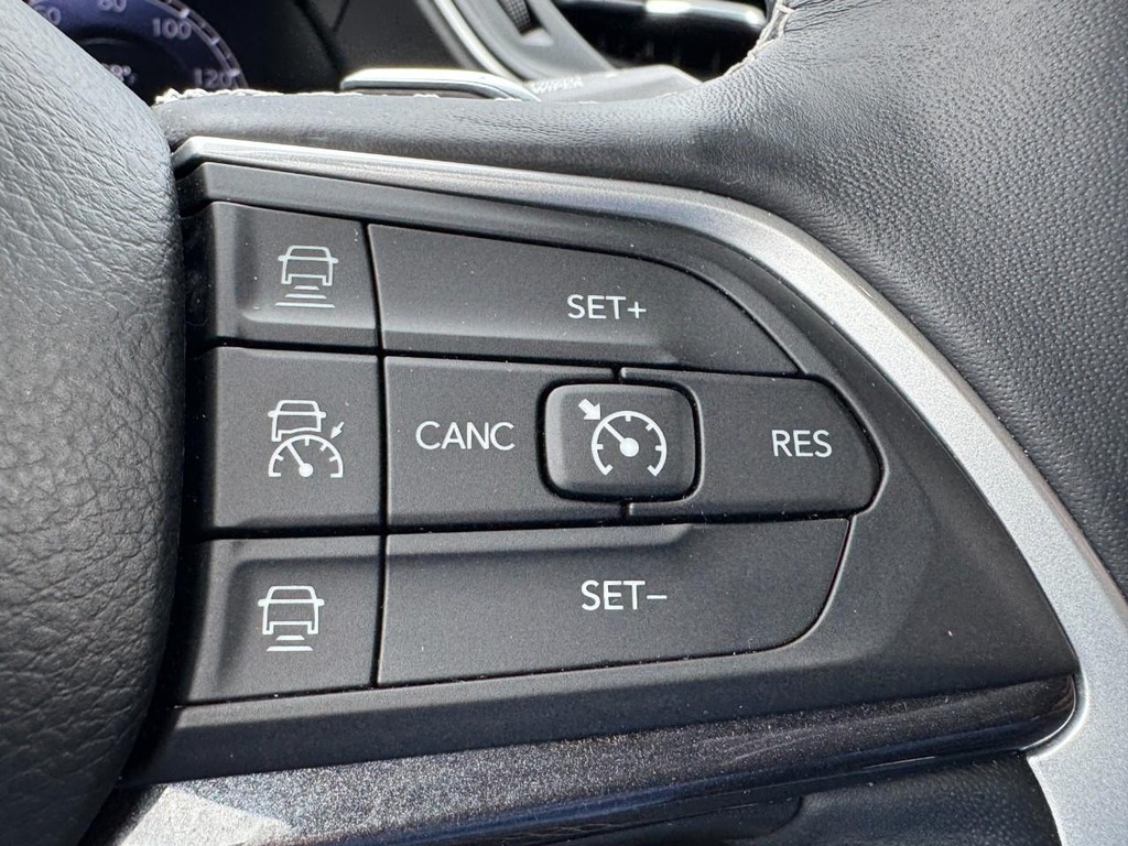 Jeep Grand Cherokee L Vehicle Full-screen Gallery Image 19