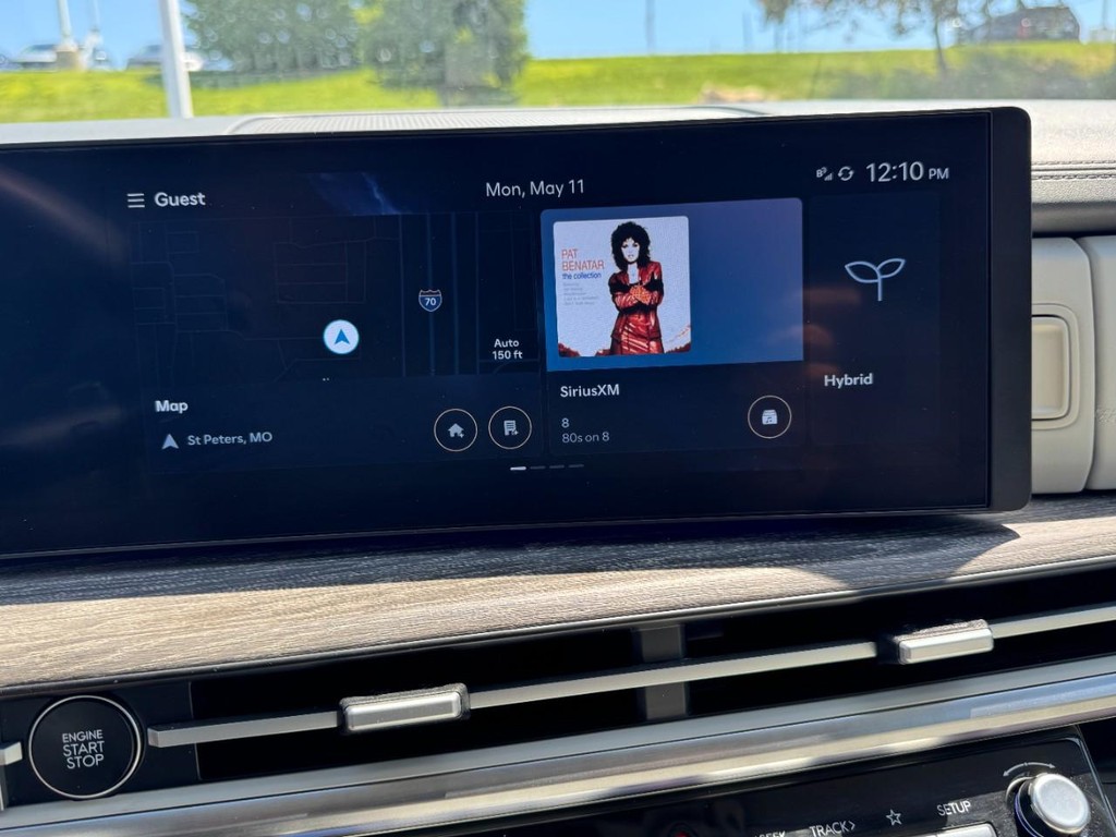 Hyundai Santa Fe Hybrid Vehicle Full-screen Gallery Image 21