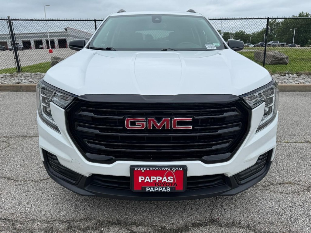 GMC Terrain Vehicle Full-screen Gallery Image 04