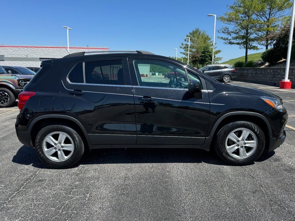 Chevrolet Trax Vehicle Full-screen Gallery Image 02