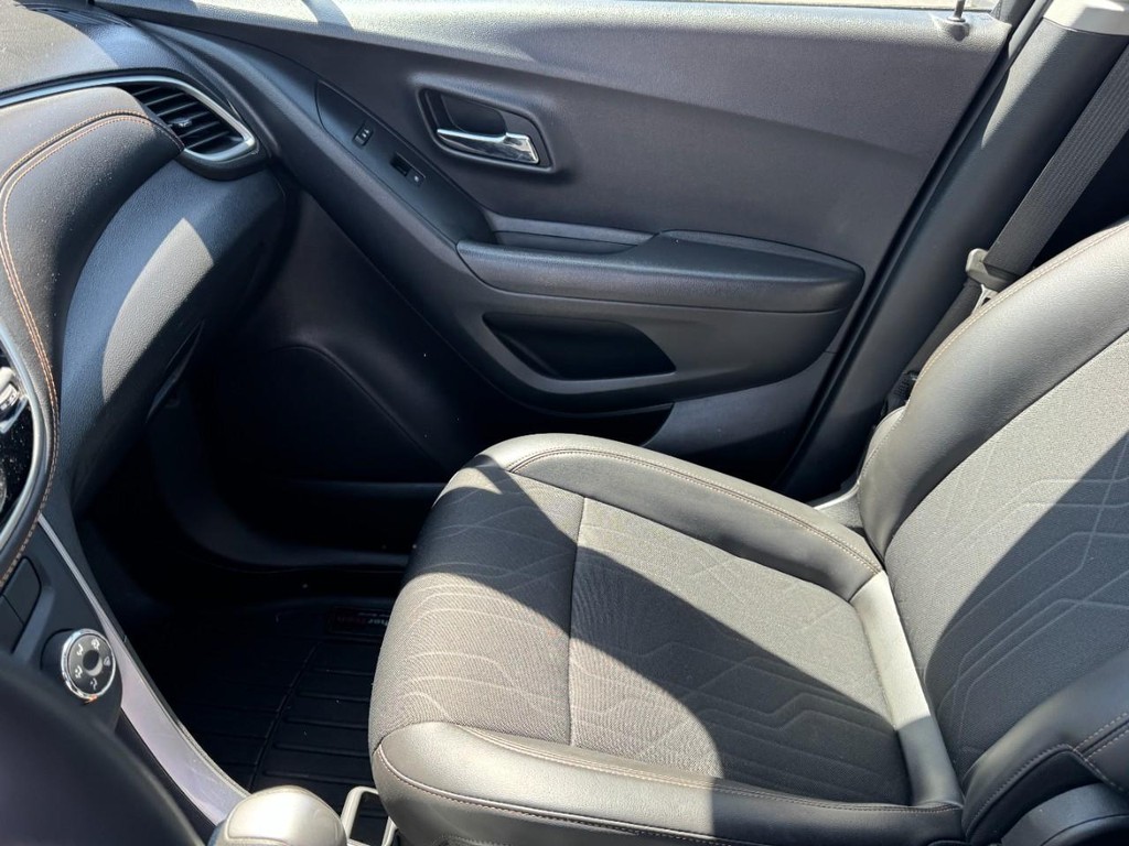 Chevrolet Trax Vehicle Full-screen Gallery Image 13
