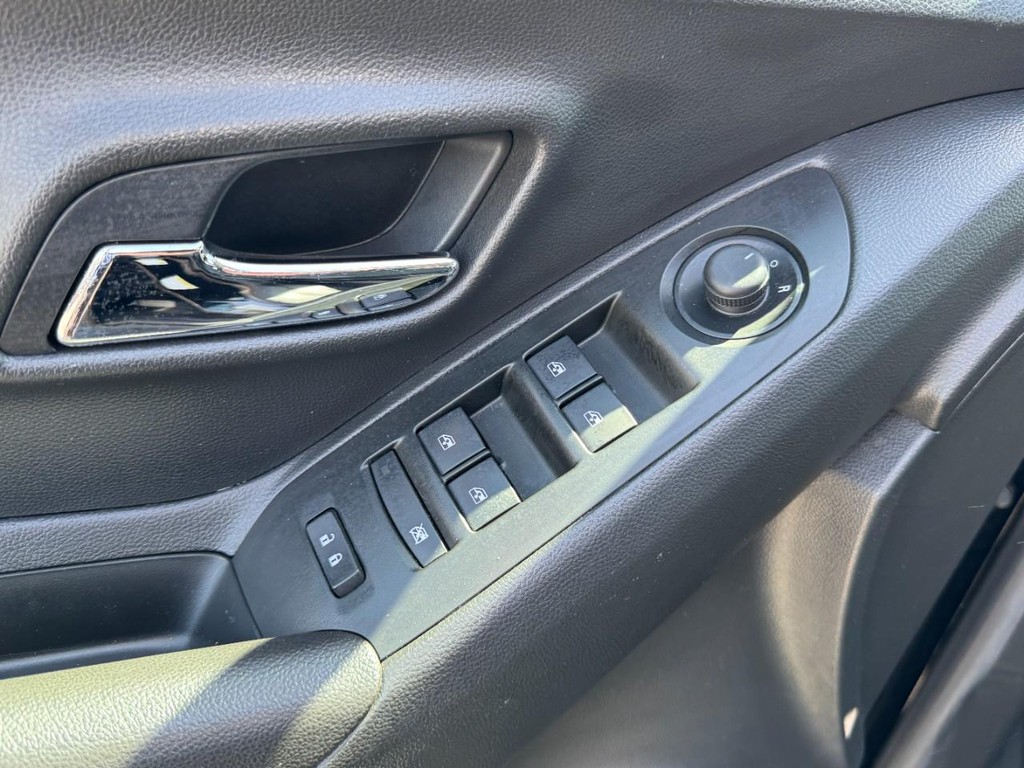 Chevrolet Trax Vehicle Full-screen Gallery Image 15