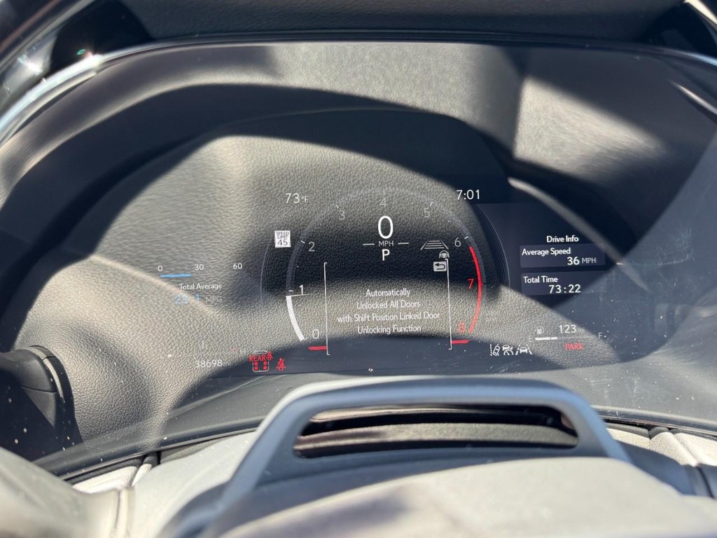 Lexus TX Vehicle Full-screen Gallery Image 23