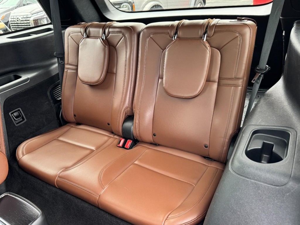 Lincoln Aviator Vehicle Full-screen Gallery Image 12