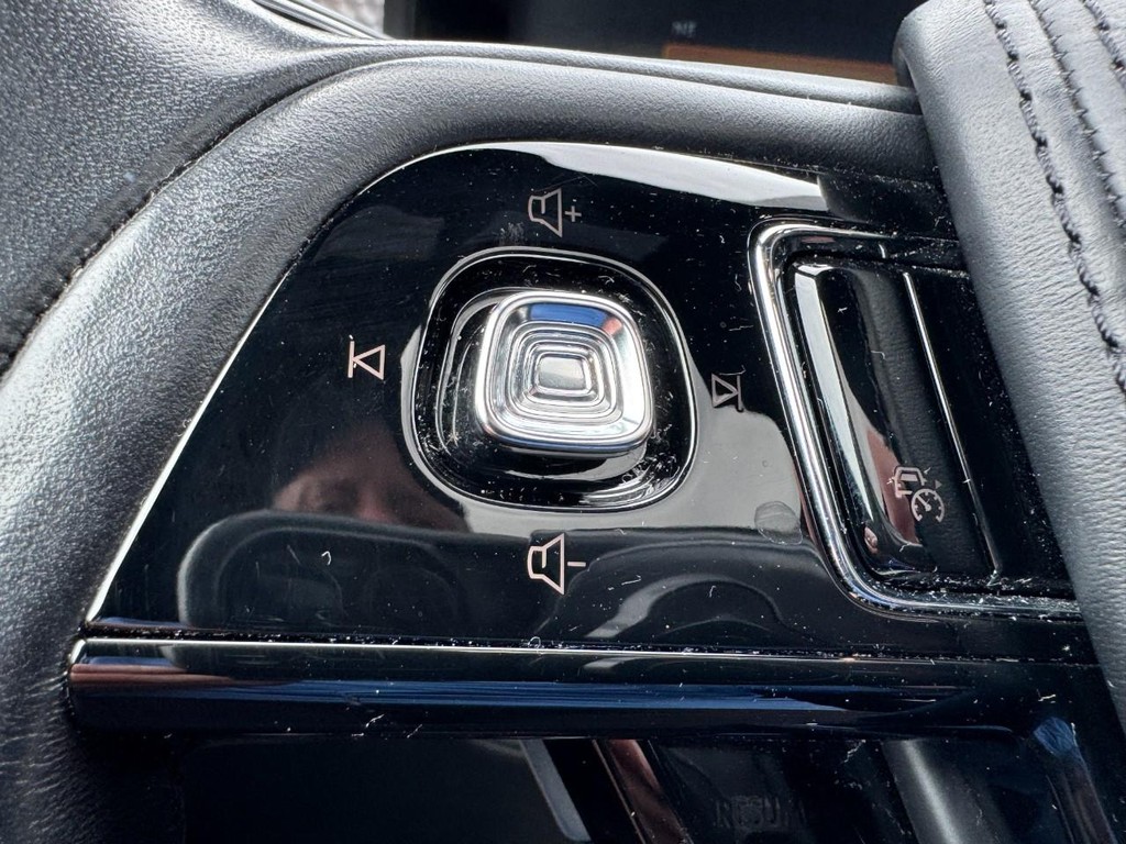 Lincoln Aviator Vehicle Full-screen Gallery Image 18