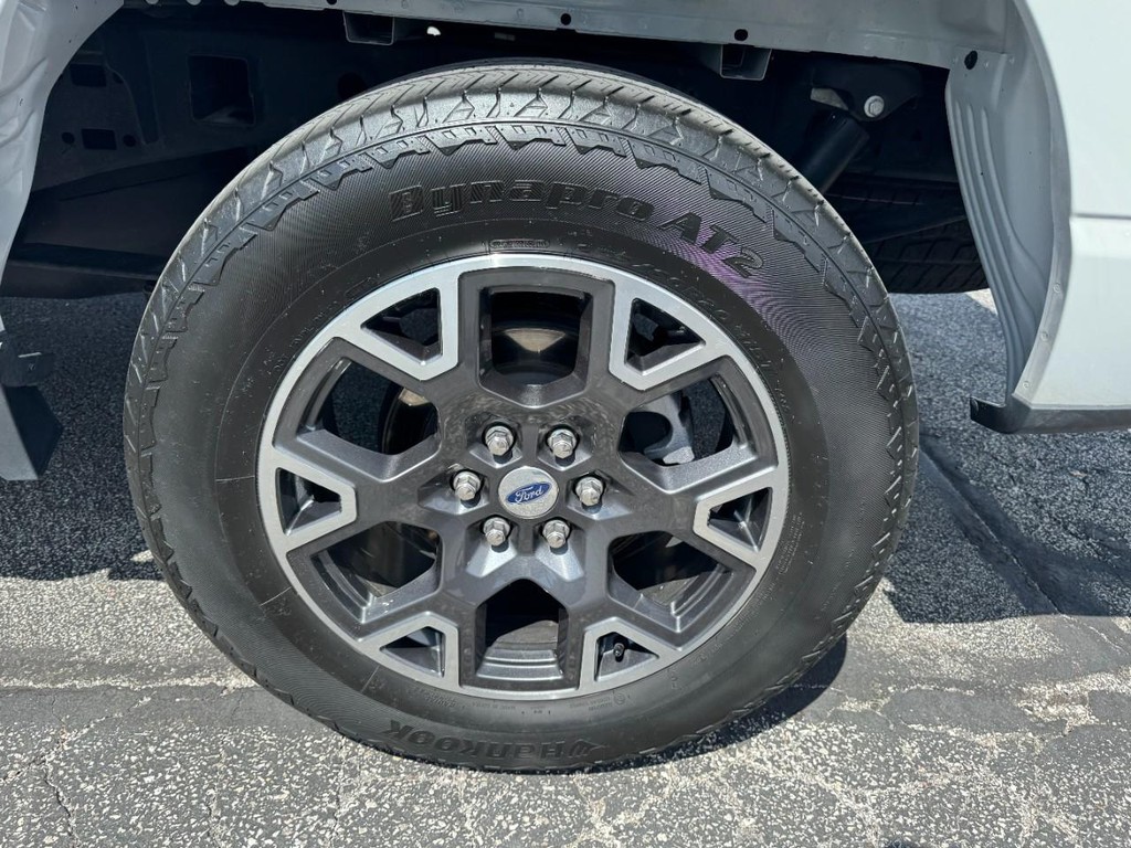 Ford F-150 Vehicle Full-screen Gallery Image 06