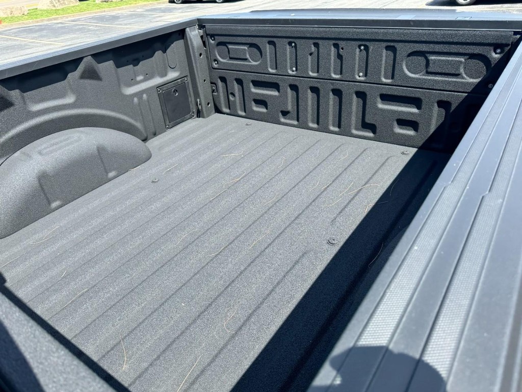 Ford F-150 Vehicle Full-screen Gallery Image 07