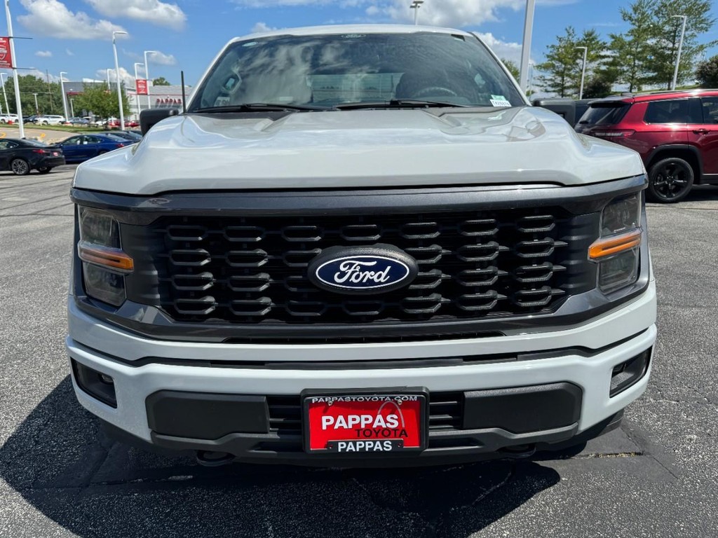 Ford F-150 Vehicle Full-screen Gallery Image 09