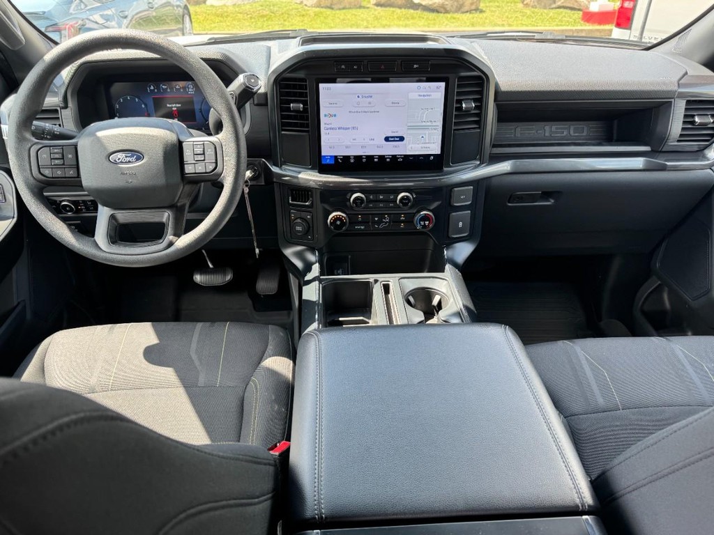 Ford F-150 Vehicle Full-screen Gallery Image 11