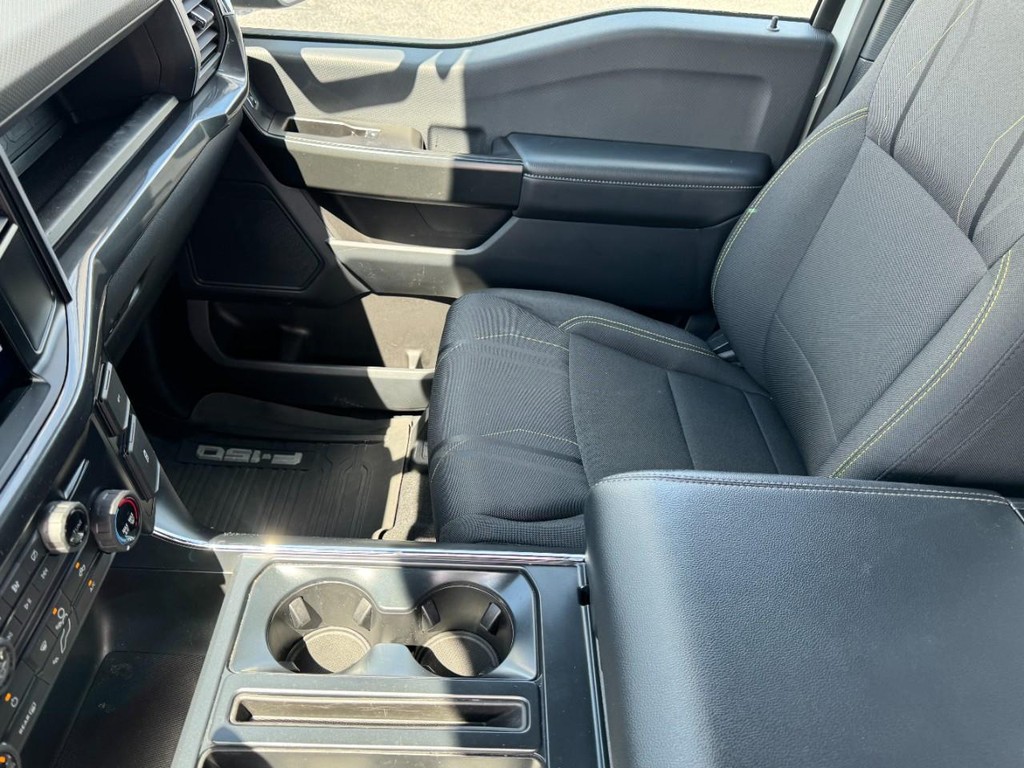 Ford F-150 Vehicle Full-screen Gallery Image 13