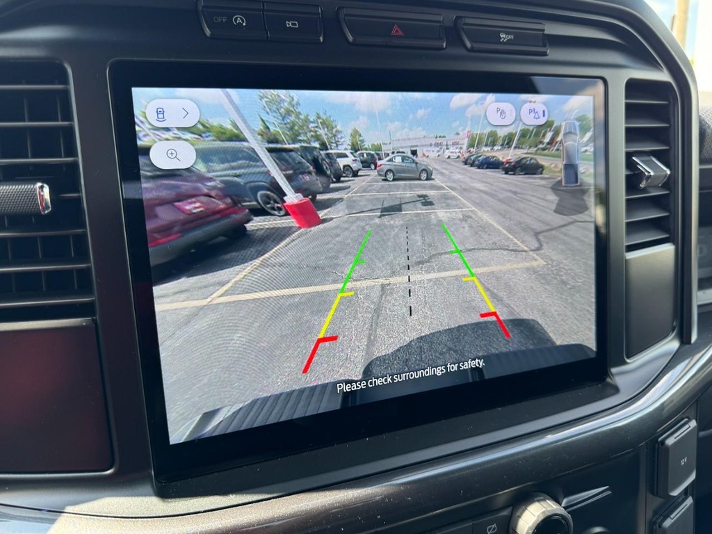 Ford F-150 Vehicle Full-screen Gallery Image 21