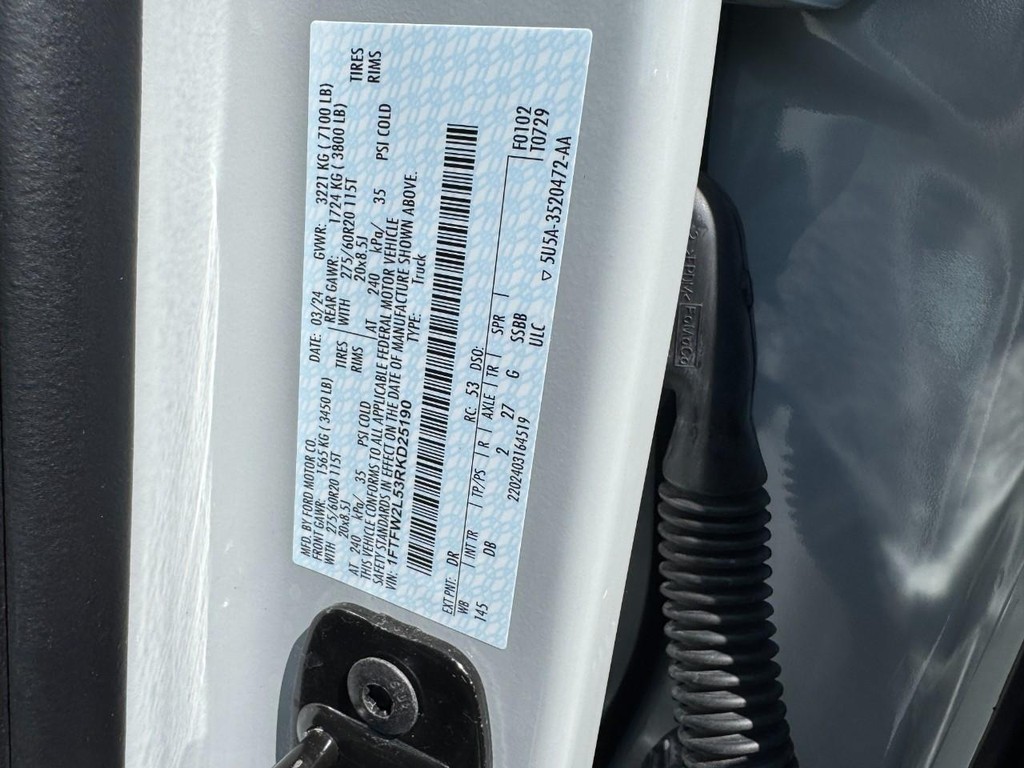 Ford F-150 Vehicle Full-screen Gallery Image 24