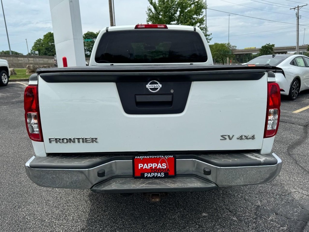 Nissan Frontier Vehicle Full-screen Gallery Image 04