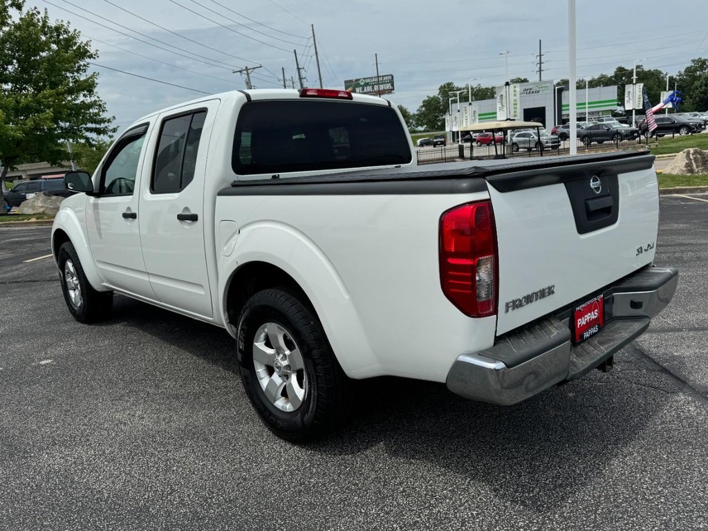 Nissan Frontier Vehicle Full-screen Gallery Image 05