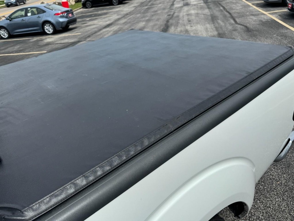 Nissan Frontier Vehicle Full-screen Gallery Image 07