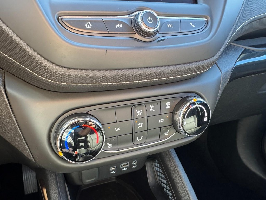 Chevrolet TrailBlazer Vehicle Full-screen Gallery Image 18
