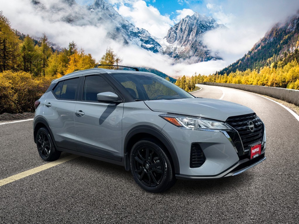 Nissan Kicks Vehicle Full-screen Gallery Image 01