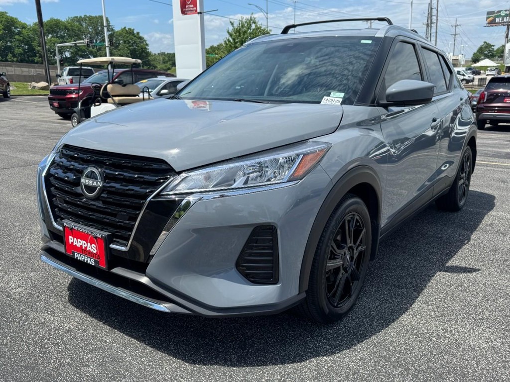 Nissan Kicks Vehicle Full-screen Gallery Image 08