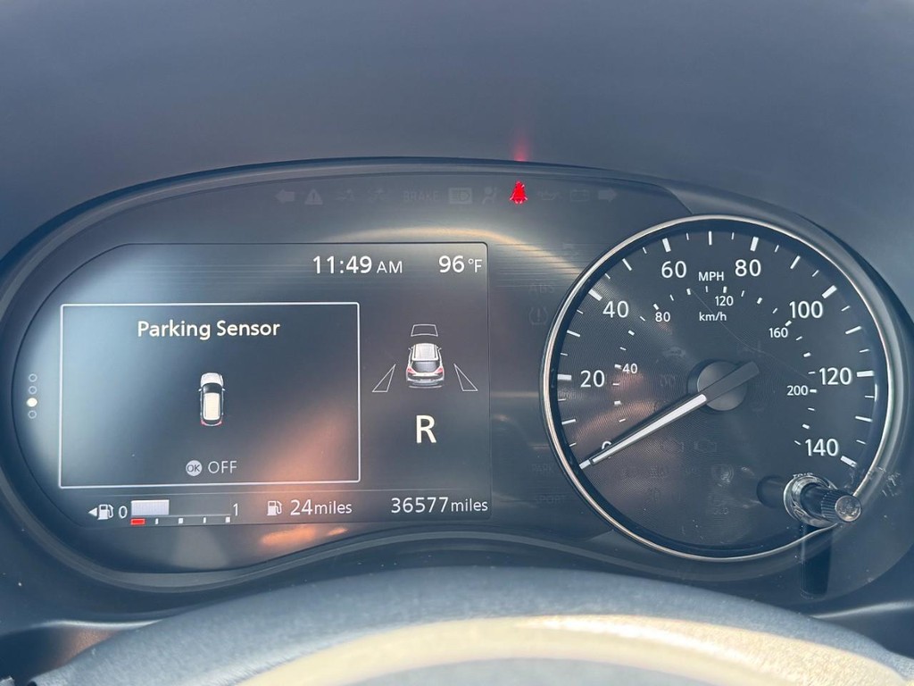 Nissan Kicks Vehicle Full-screen Gallery Image 22